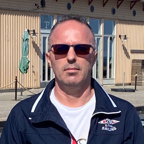 Porträttbild Gezim Novoberdaliu